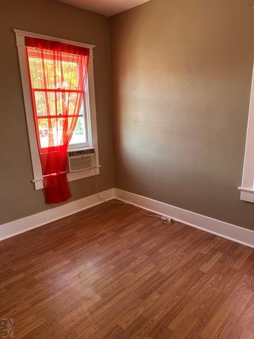1725 Lake Ave, Pueblo, CO 81004