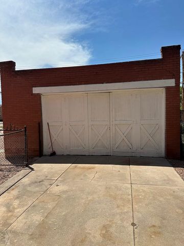 1725 Lake Ave, Pueblo, CO 81004