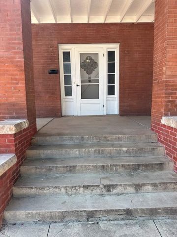 1725 Lake Ave, Pueblo, CO 81004