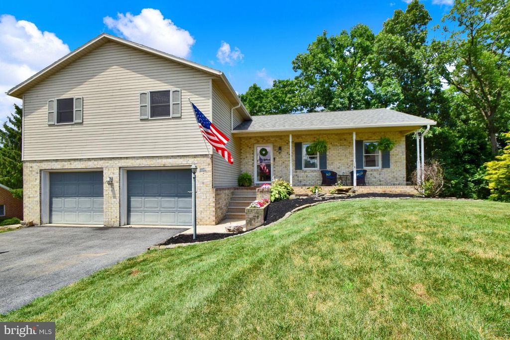 215 OPAL DR, Chambersburg, PA 17202