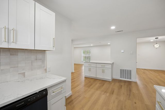 1905 Reever Street, Arlington, TX 76010