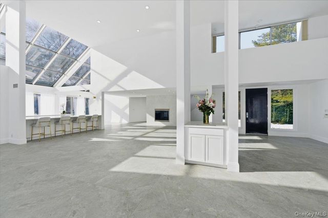 454 E Shore Road, Great Neck, NY 11024