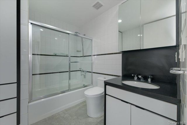 454 E Shore Road, Great Neck, NY 11024