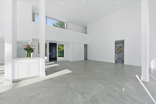 454 E Shore Road, Great Neck, NY 11024