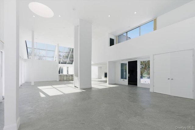 454 E Shore Road, Great Neck, NY 11024