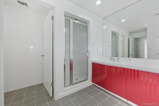 454 E Shore Road, Great Neck, NY 11024