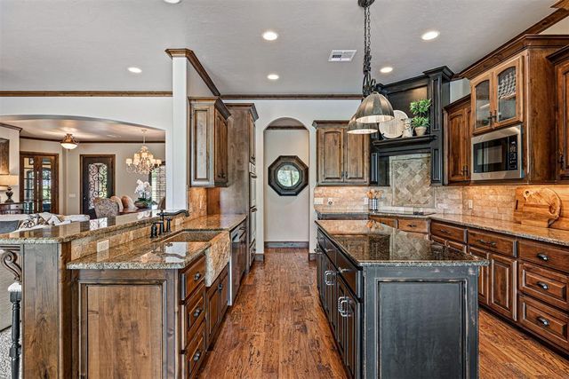 11900 Scenic Meadow Road, Oklahoma City, OK 73173