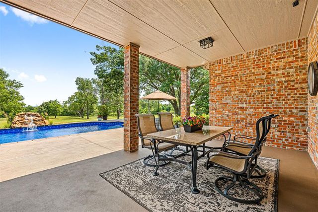 11900 Scenic Meadow Road, Oklahoma City, OK 73173
