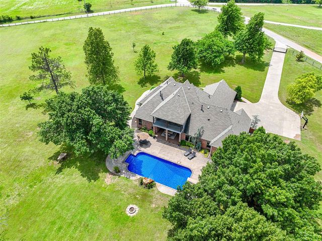 11900 Scenic Meadow Road, Oklahoma City, OK 73173