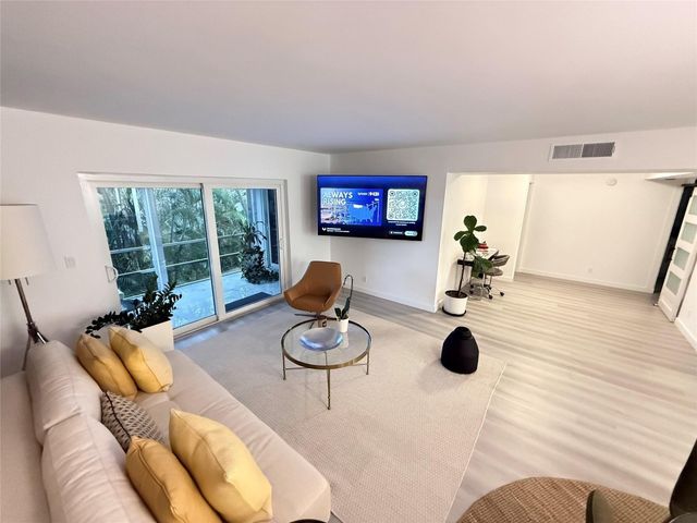 10 SE 13th Street B3, Boca Raton, FL 33432