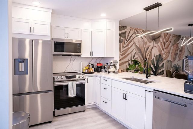 10 SE 13th Street B3, Boca Raton, FL 33432