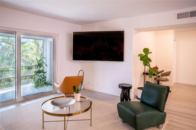 10 SE 13th Street B3, Boca Raton, FL 33432