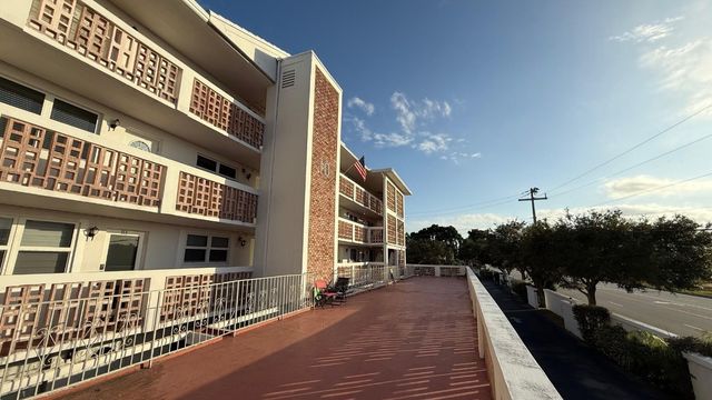 10 SE 13th Street B3, Boca Raton, FL 33432