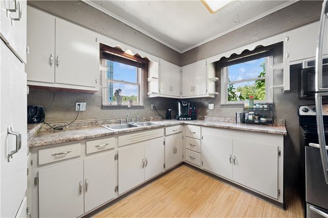 1141 Lincoln Way, White Oak, PA 15131