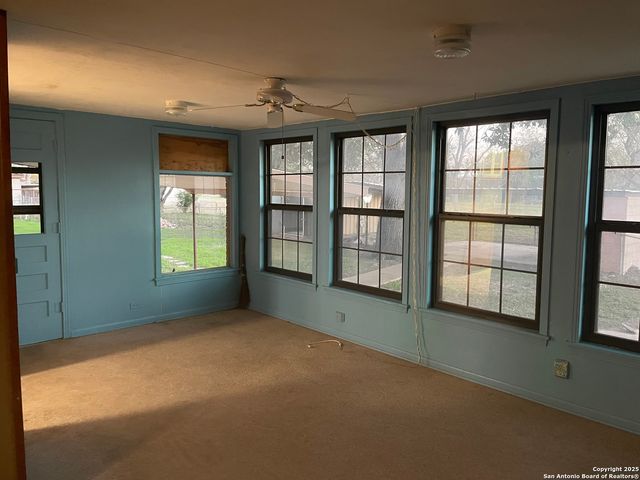 15986 KELLER, Lacoste, TX 78039