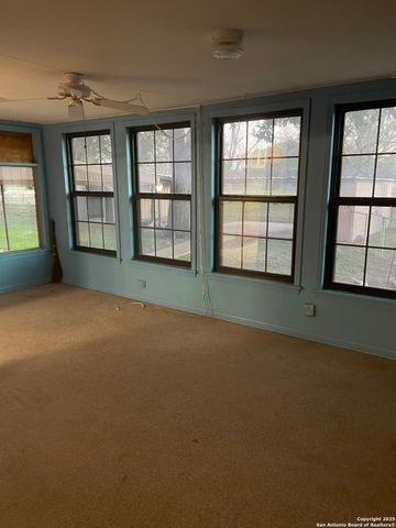 15986 KELLER, Lacoste, TX 78039