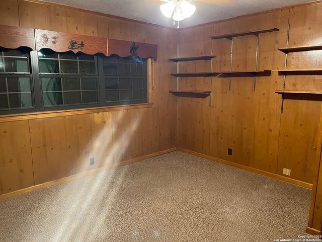 15986 KELLER, Lacoste, TX 78039