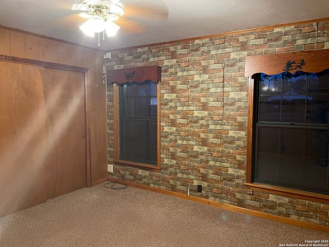 15986 KELLER, Lacoste, TX 78039