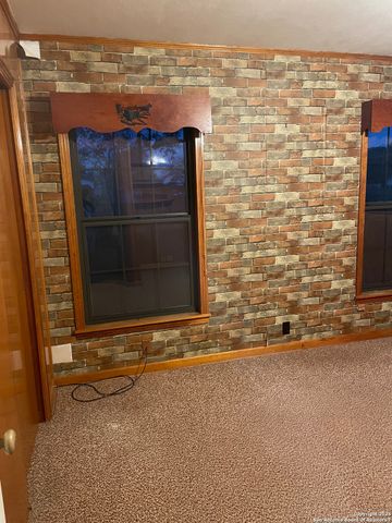 15986 KELLER, Lacoste, TX 78039