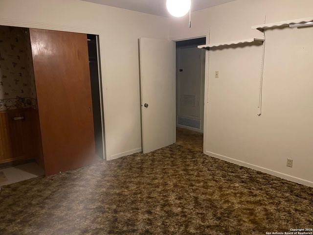 15986 KELLER, Lacoste, TX 78039