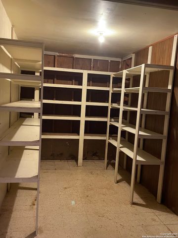 15986 KELLER, Lacoste, TX 78039