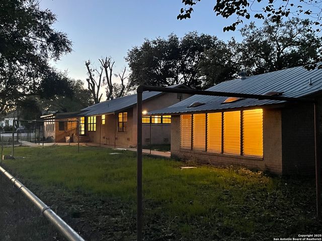 15986 KELLER, Lacoste, TX 78039