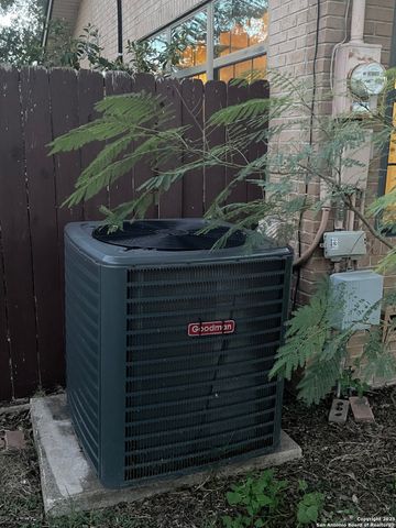 15986 KELLER, Lacoste, TX 78039