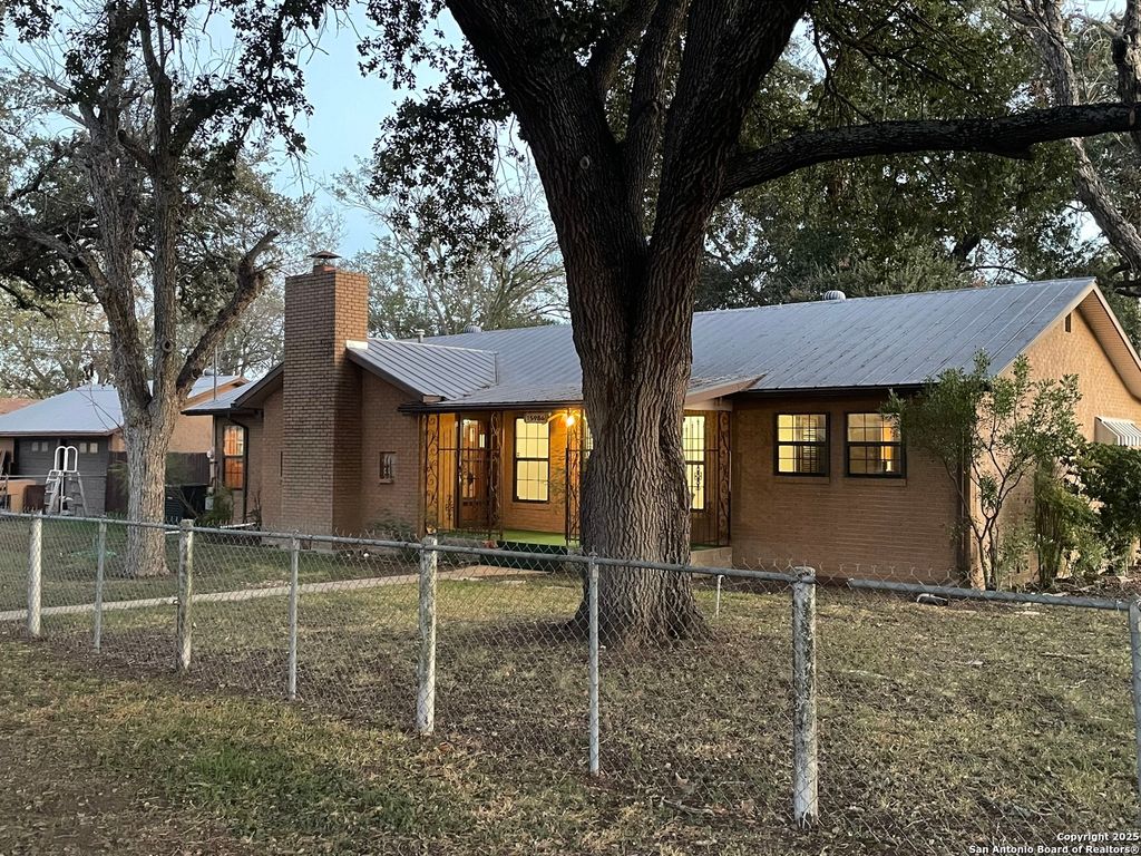 15986 KELLER, Lacoste, TX 78039