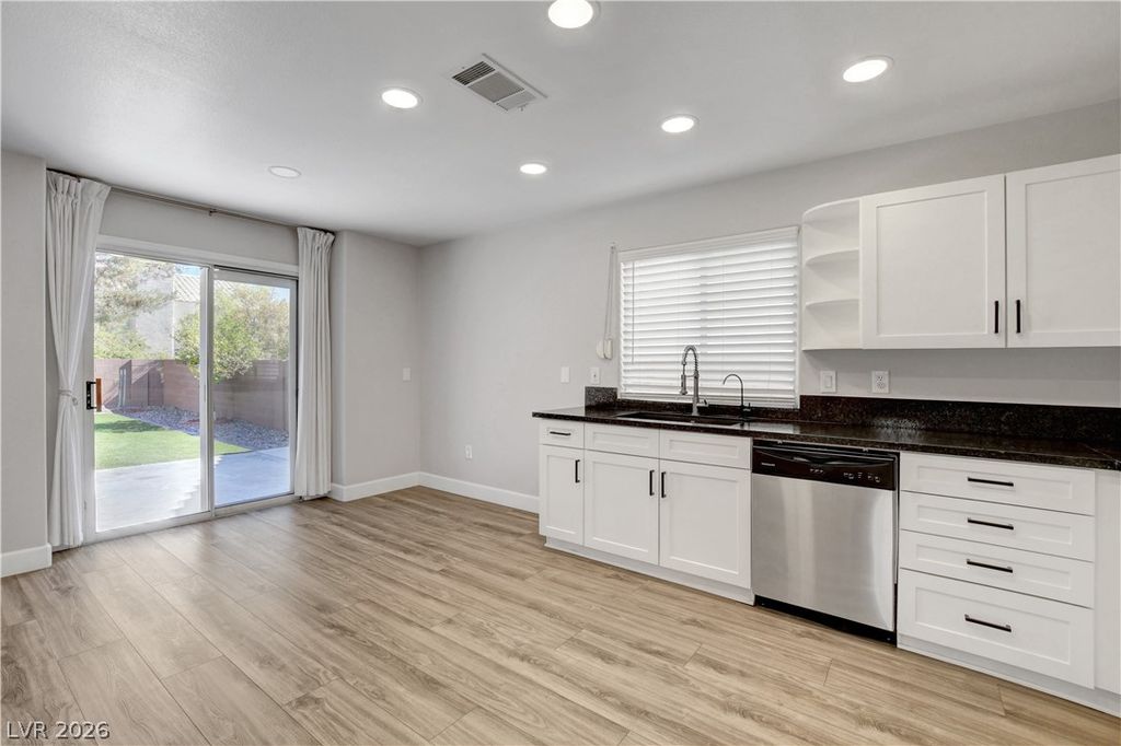 8308 Raphael Court, Las Vegas, NV 89129 — photo 3