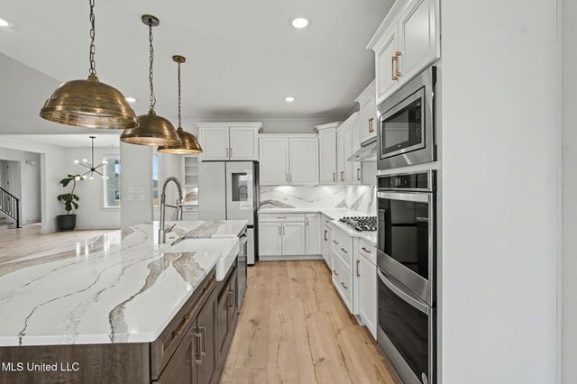 13764 S River Grove Lane, Olive Branch, MS 38654