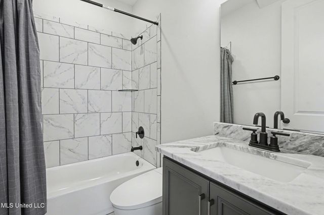 13764 S River Grove Lane, Olive Branch, MS 38654