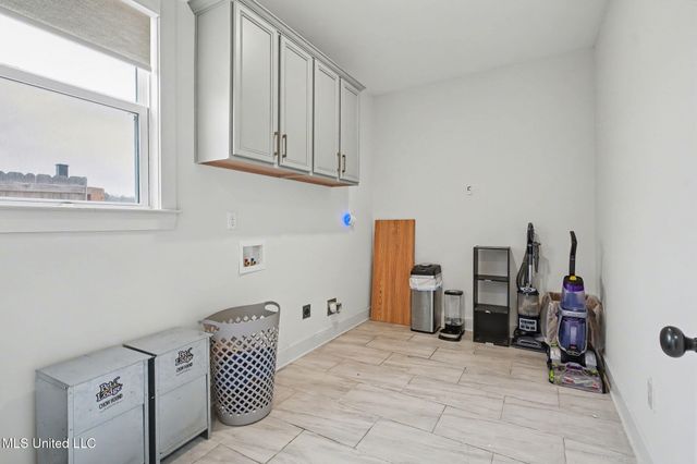 13764 S River Grove Lane, Olive Branch, MS 38654