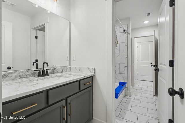 13764 S River Grove Lane, Olive Branch, MS 38654