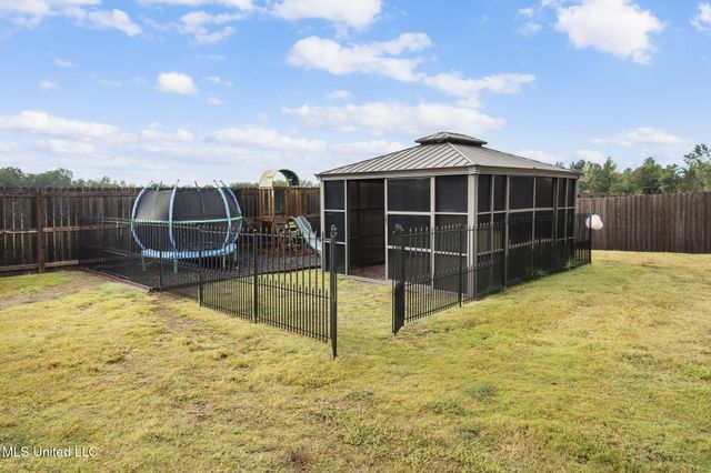 13764 S River Grove Lane, Olive Branch, MS 38654