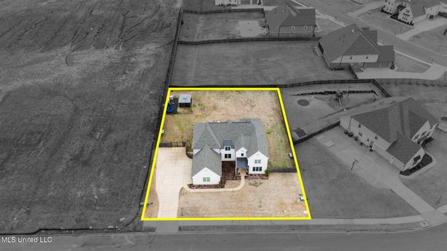 13764 S River Grove Lane, Olive Branch, MS 38654