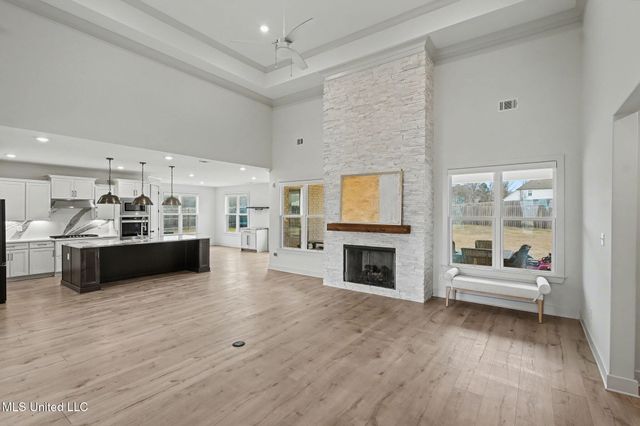 13764 S River Grove Lane, Olive Branch, MS 38654