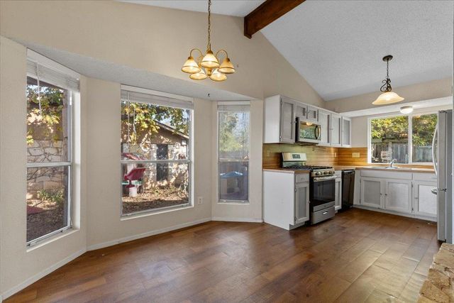 511 Suzzane RD, Pflugerville, TX 78660