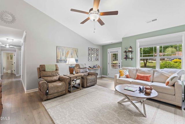 125 Garnet Lane, Clayton, NC 27520