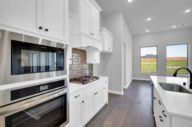 108 Lila Lake Drive, Waxahachie, TX 75165