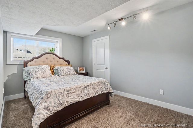 4176 Heitz Ave, Jeffersonville, IN 47130