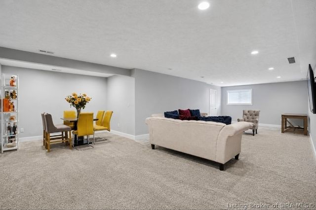 4176 Heitz Ave, Jeffersonville, IN 47130