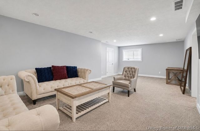 4176 Heitz Ave, Jeffersonville, IN 47130