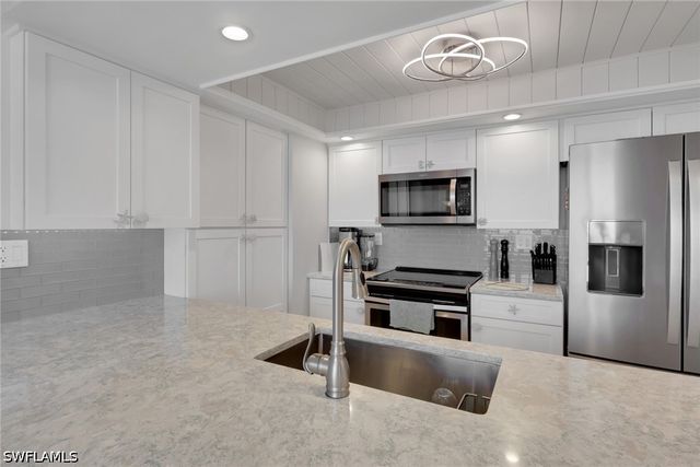 10475 Gulf Shore DR 161, Naples, FL 34108