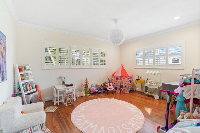2740 NE 25th Place, Fort Lauderdale, FL 33305