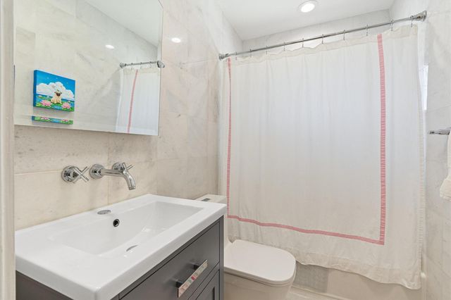 2740 NE 25th Place, Fort Lauderdale, FL 33305