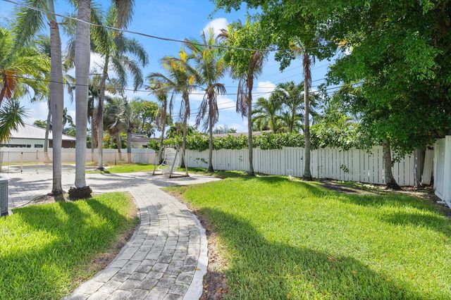 2740 NE 25th Place, Fort Lauderdale, FL 33305
