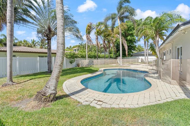 2740 NE 25th Place, Fort Lauderdale, FL 33305