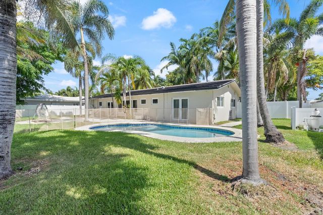 2740 NE 25th Place, Fort Lauderdale, FL 33305