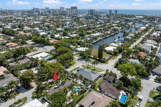 2740 NE 25th Place, Fort Lauderdale, FL 33305
