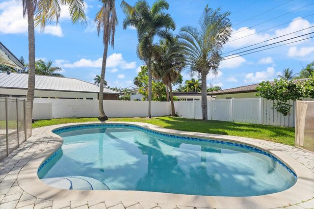 2740 NE 25th Place, Fort Lauderdale, FL 33305